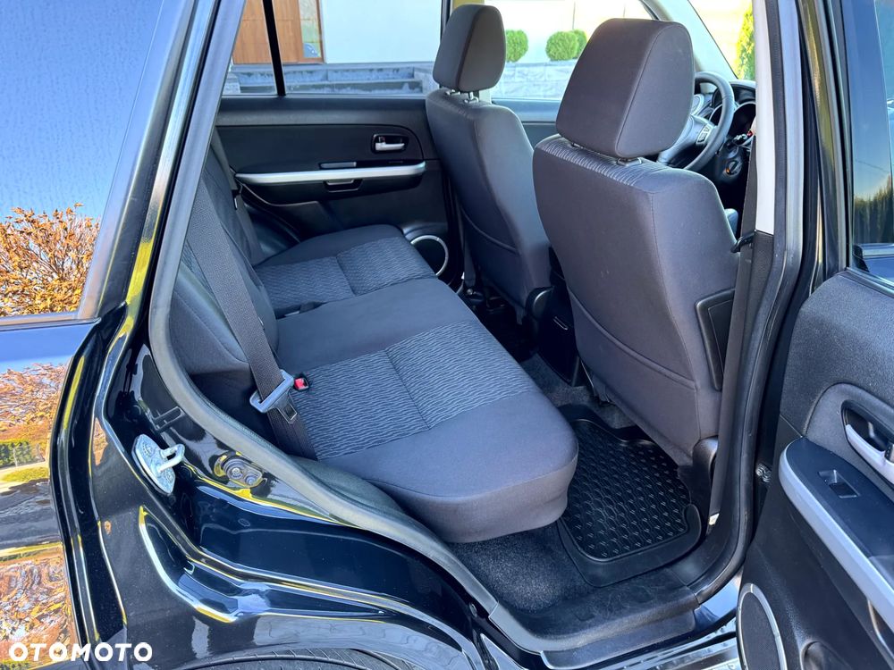 Suzuki Grand Vitara 2.4 De Luxe - 12