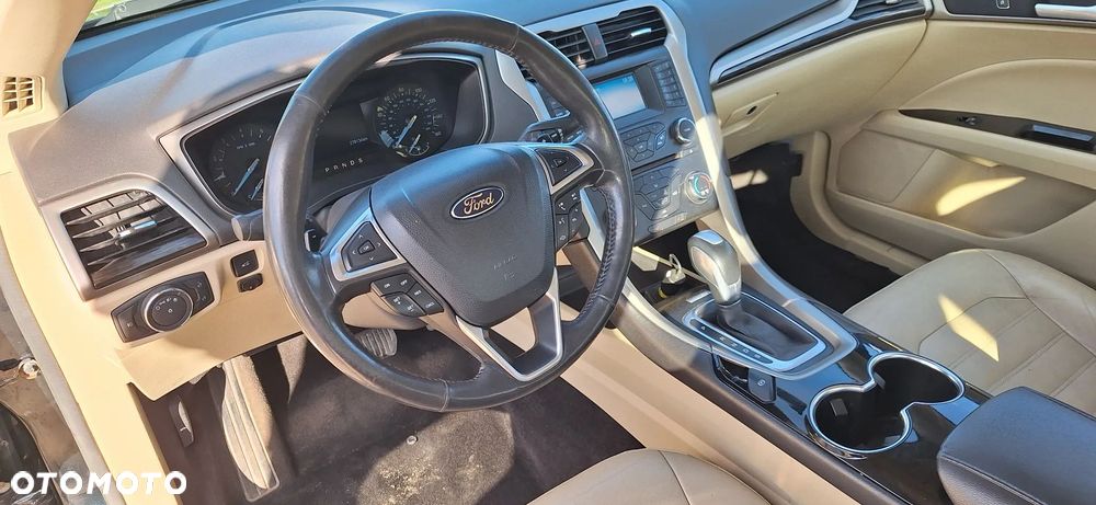 Ford Fusion - 7
