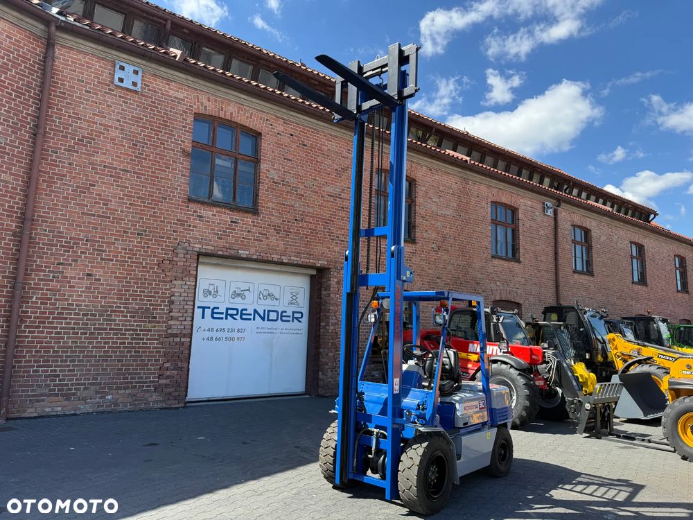 Komatsu FD30T-11E - 9