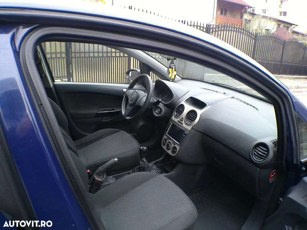 Opel Corsa 1.2 Essentia - 10