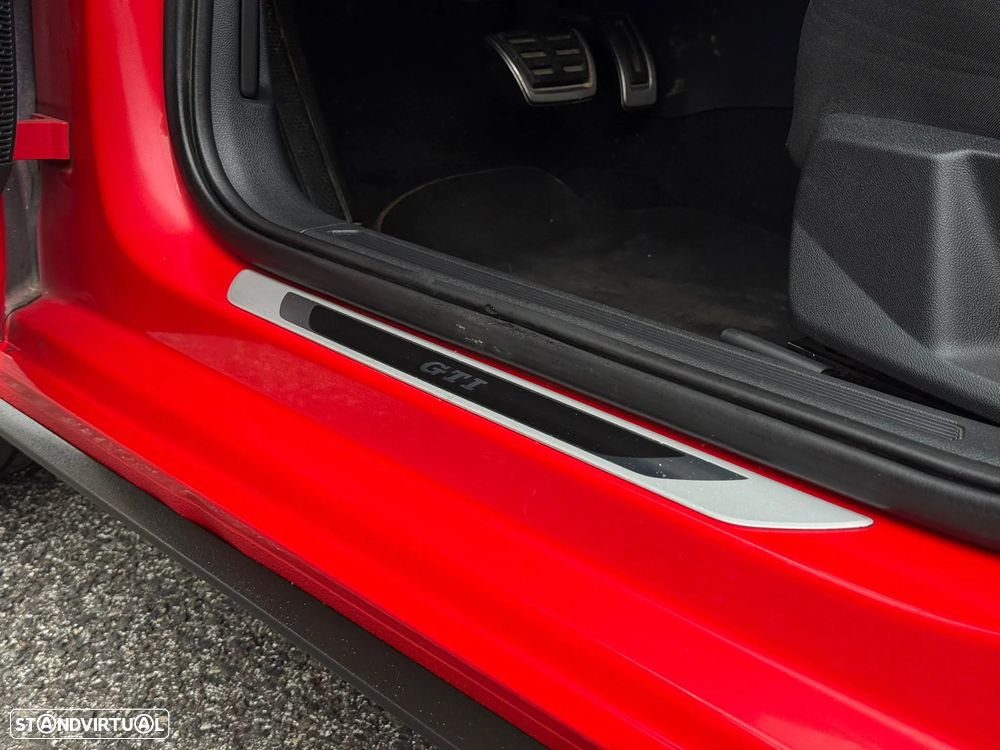 VW Polo 2.0 TSI GTI DSG - 35