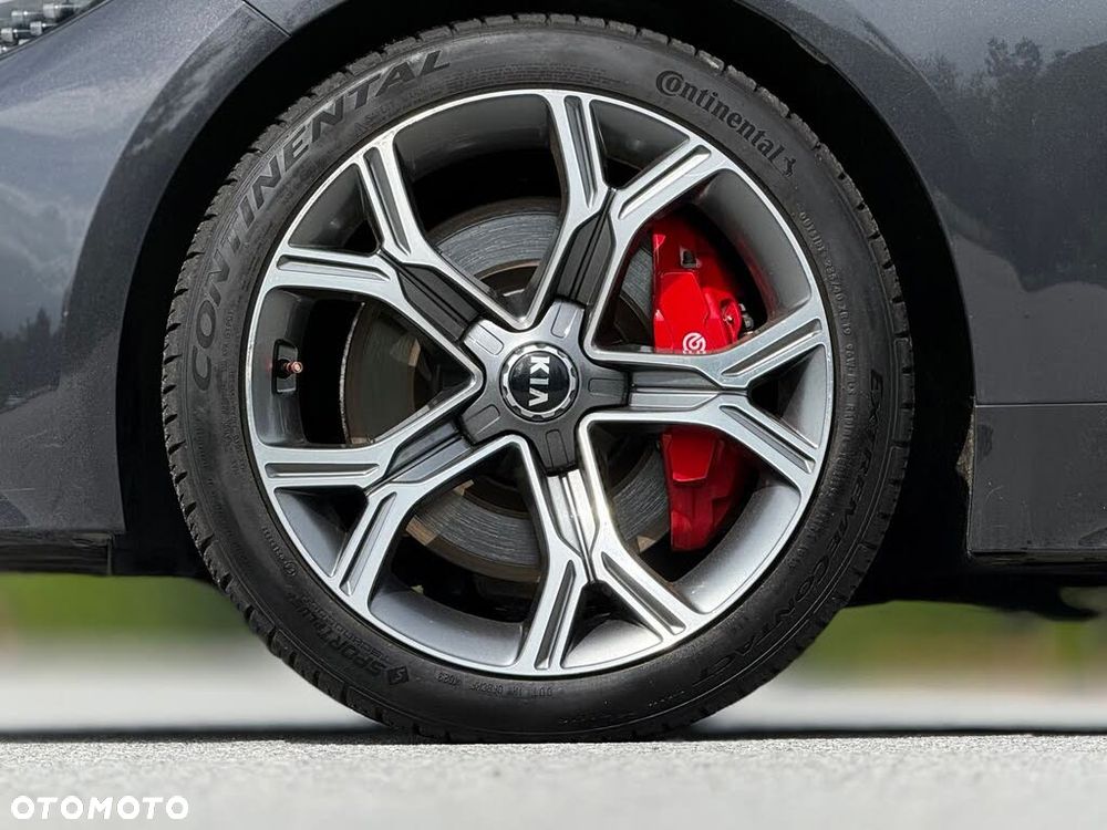 Kia Stinger - 24