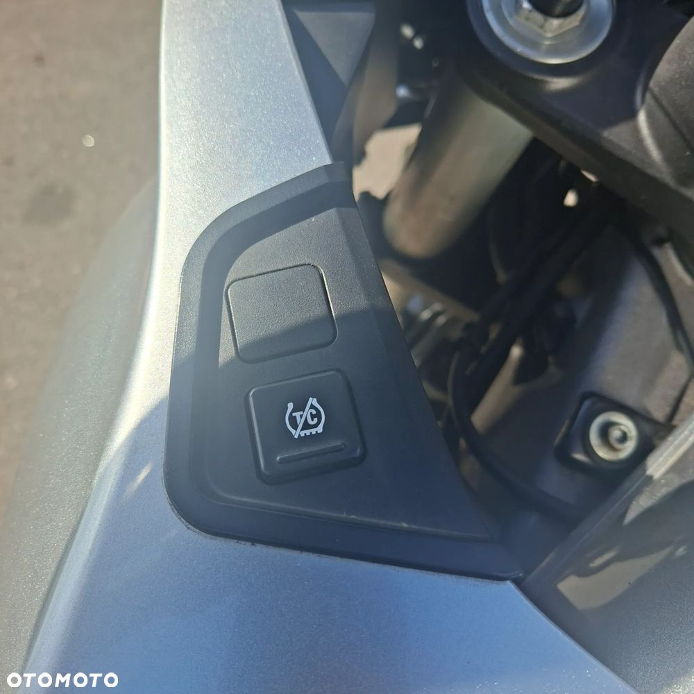 Honda VFR - 16