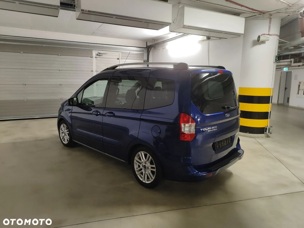 Ford Tourneo Courier 1.0 EcoBoost Titanium - 11