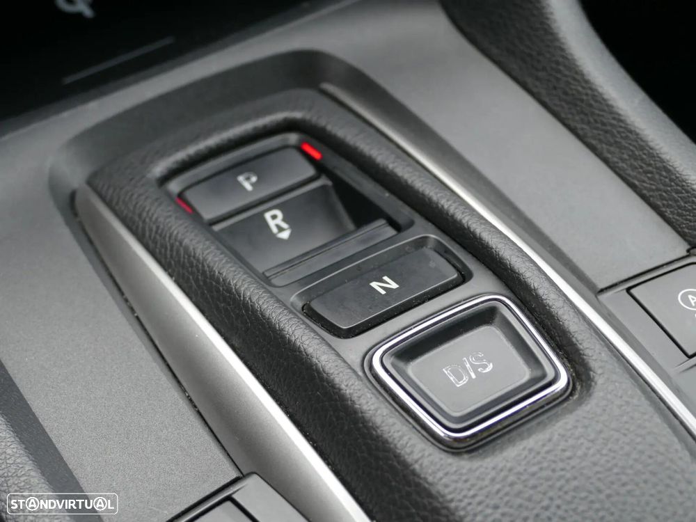 Honda Civic 1.6 i-DTEC Executive Premium 9AT - 26