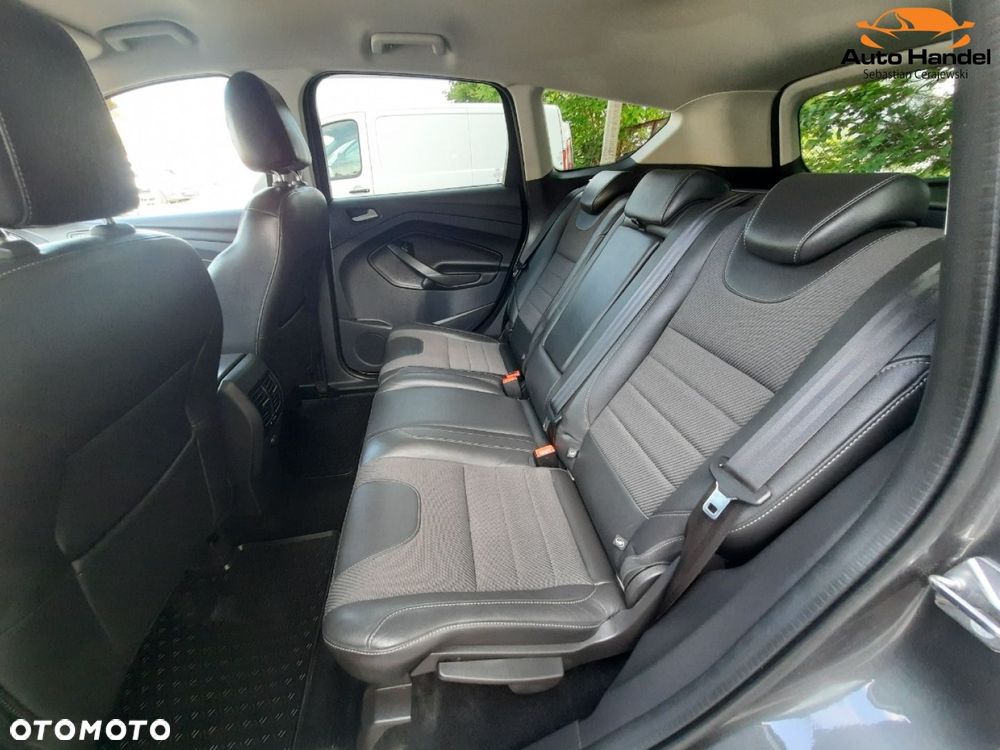 Ford Kuga 1.5 EcoBoost 2x4 Titanium - 38