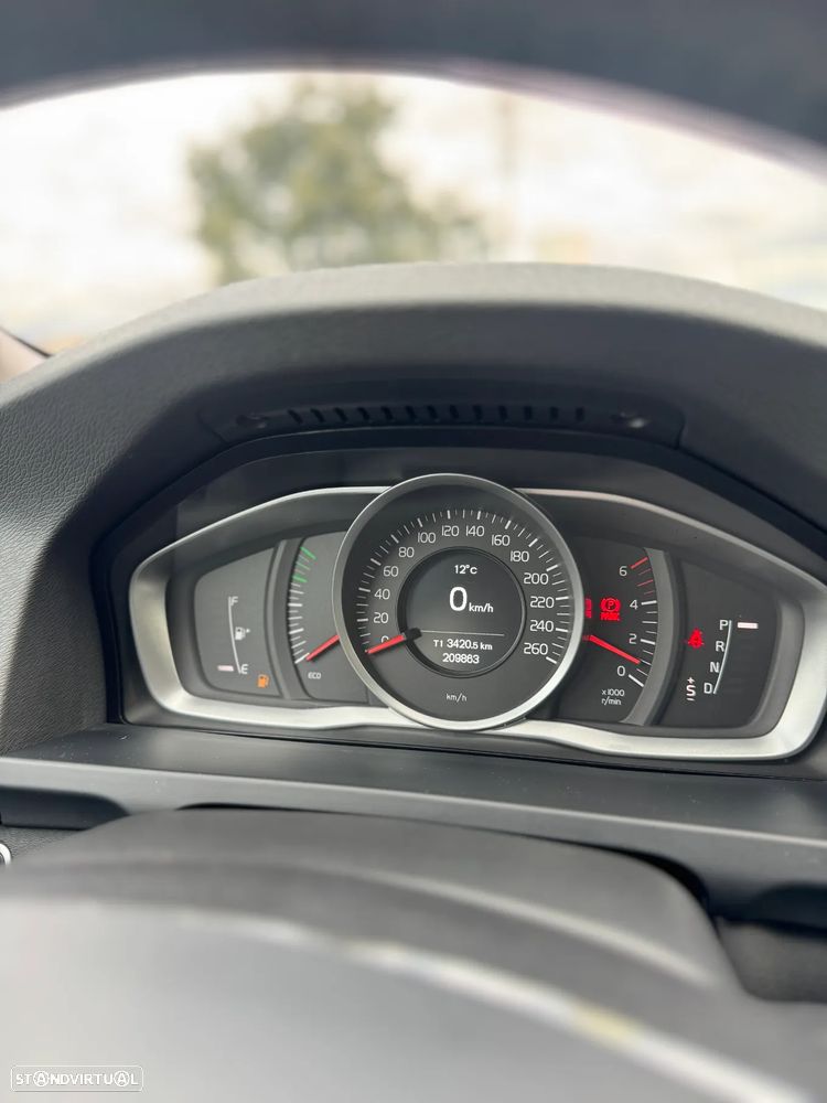 Volvo S60 2.0 D3 Momentum Geartronic - 21