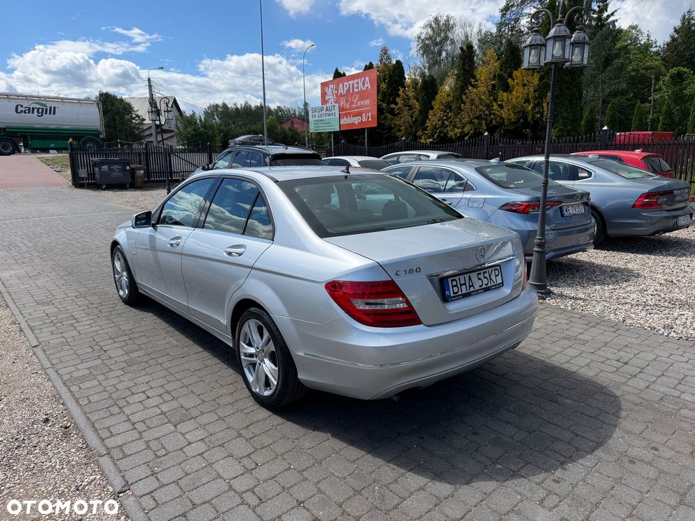 Mercedes-Benz Klasa C 180 CGI BlueEff Avantgarde - 36