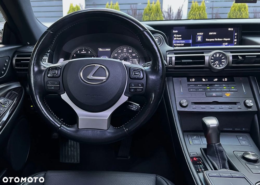 Lexus RC 200t / 300 Prestige - 17