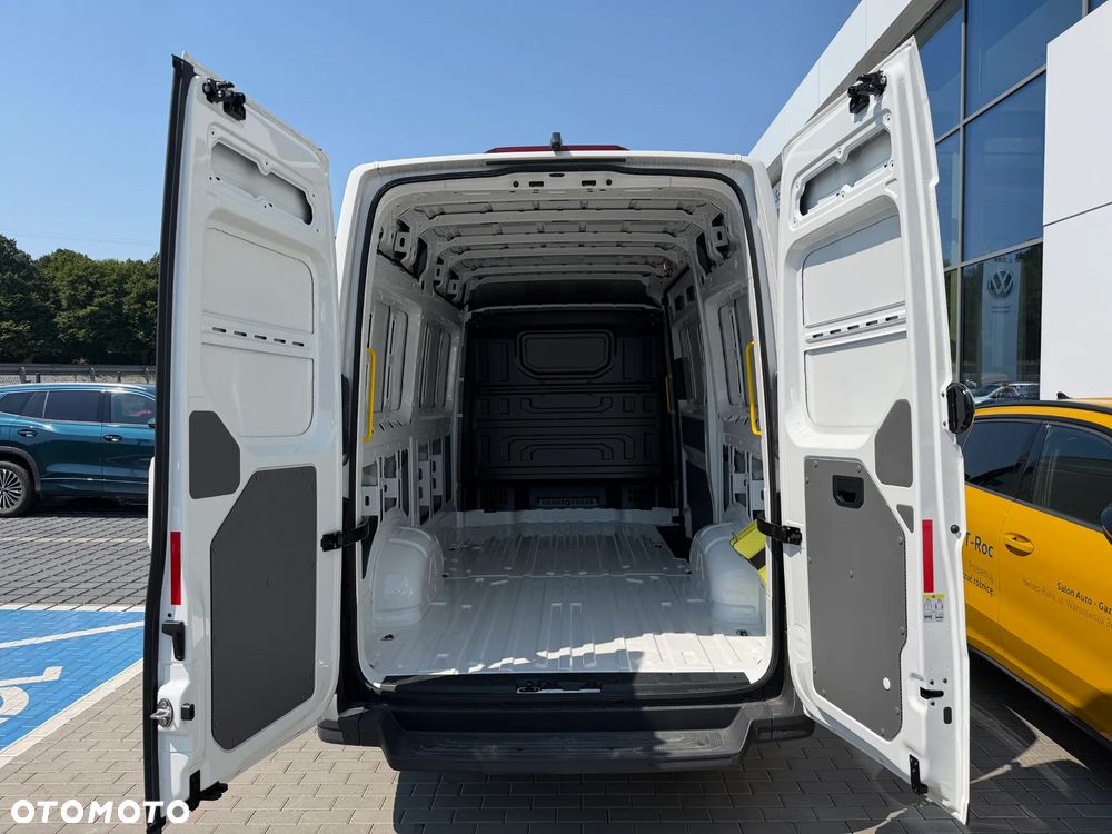 Volkswagen Crafter - 13