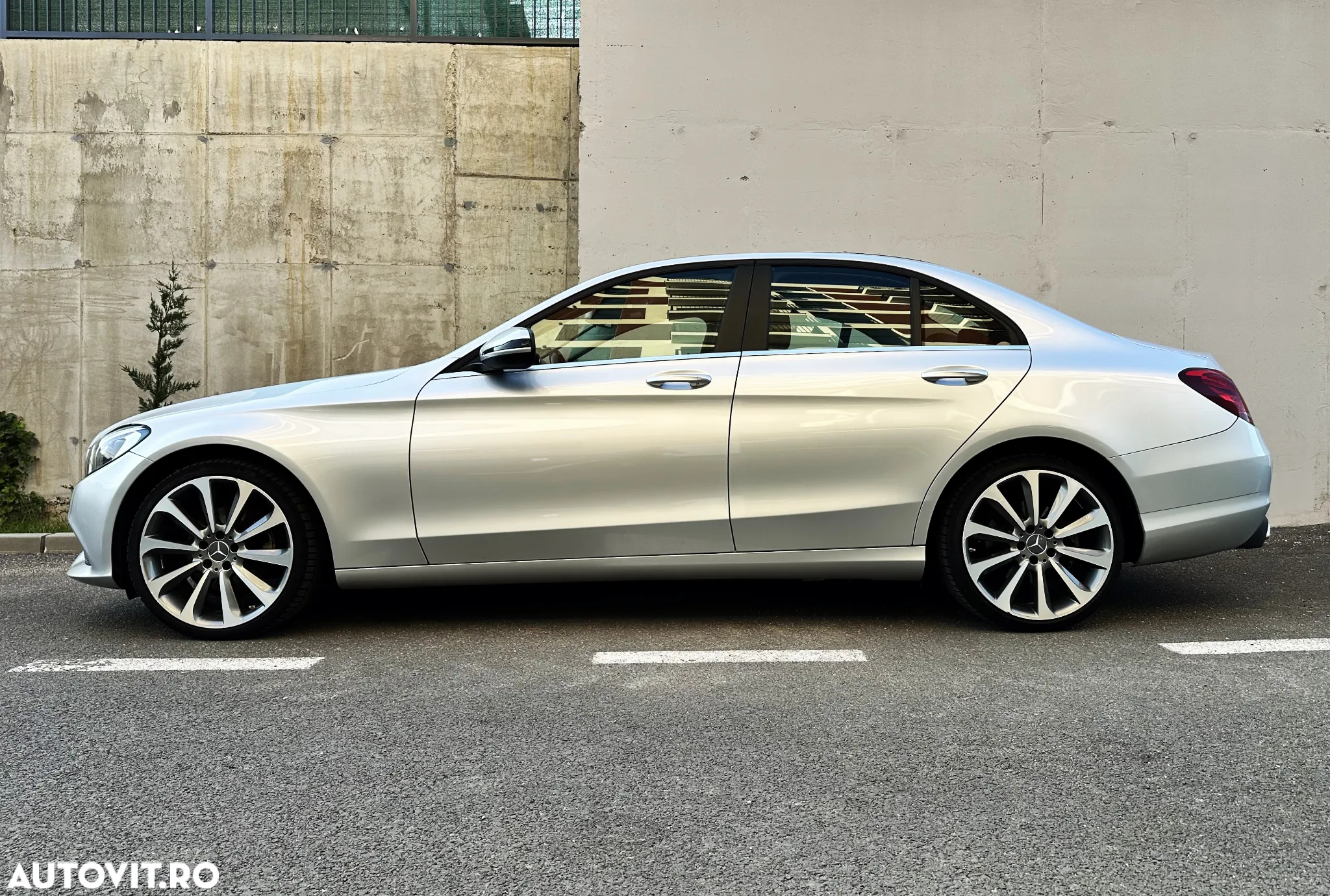 Mercedes-Benz C 200 T 7G-TRONIC Exclusive - 28