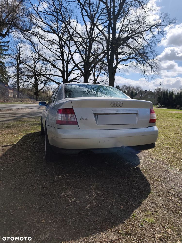 Audi A4 Limousine - 10