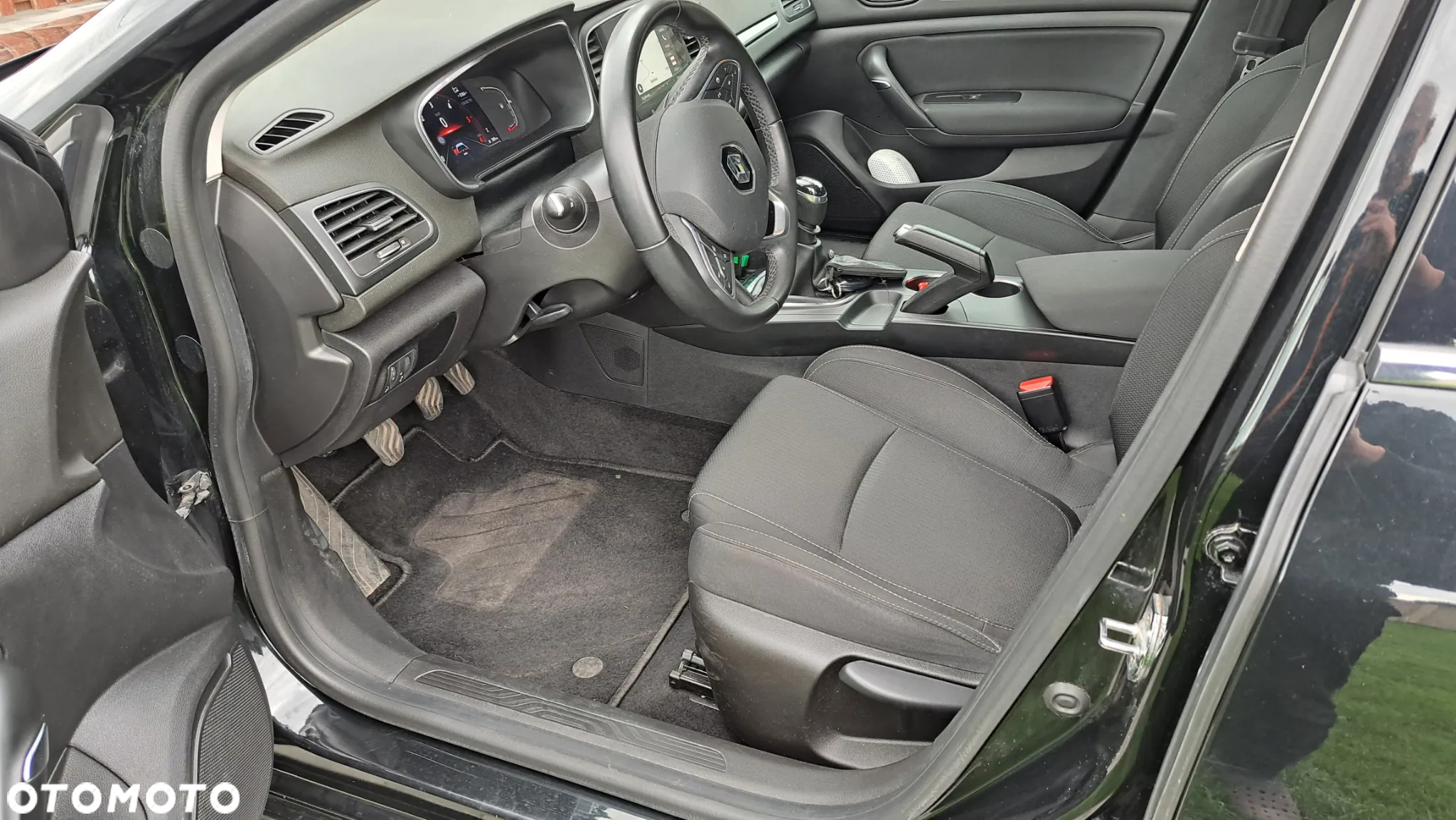 Renault Megane 1.5 Blue dCi Intens - 9