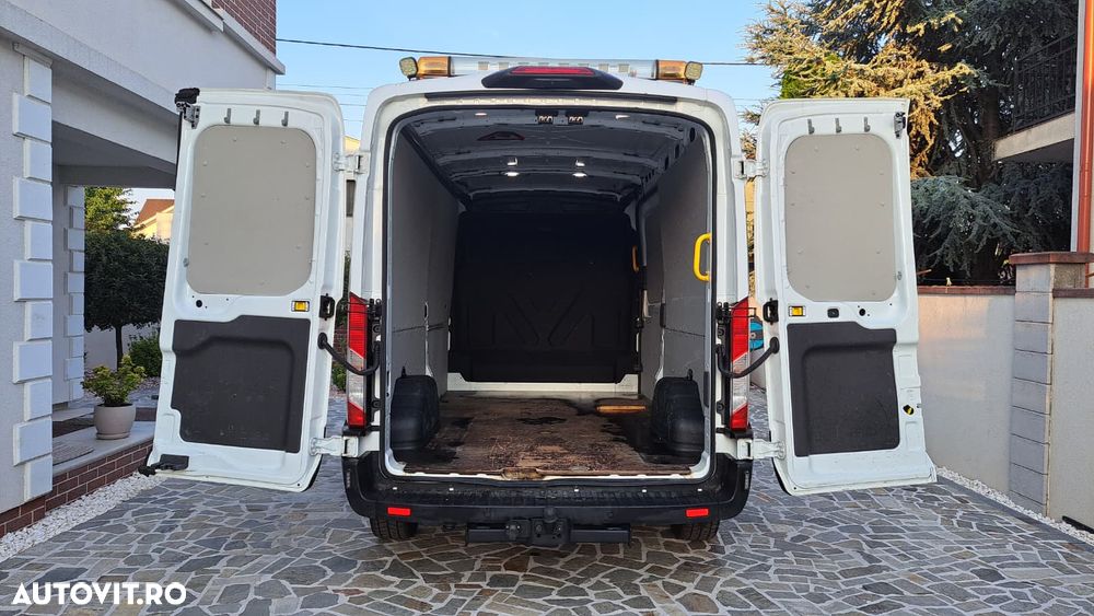 Ford TRANSIT VAN TREND L3H2 FWD - 11