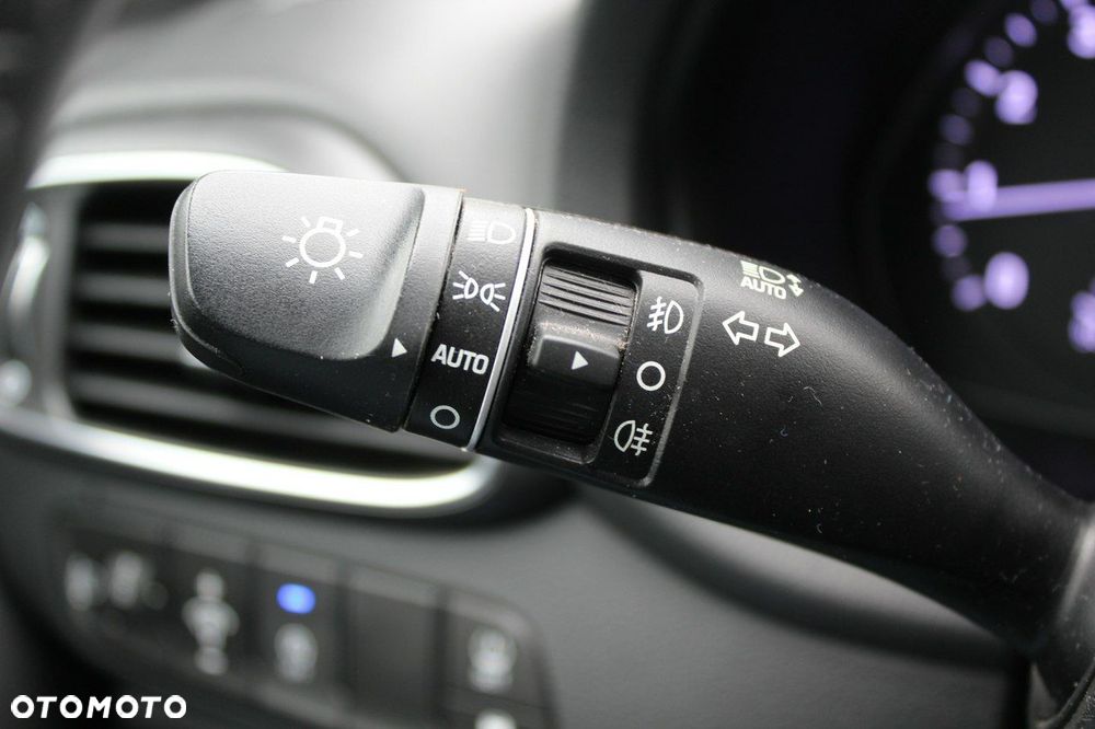 Hyundai i30 1.5 DPI Classic + - 21