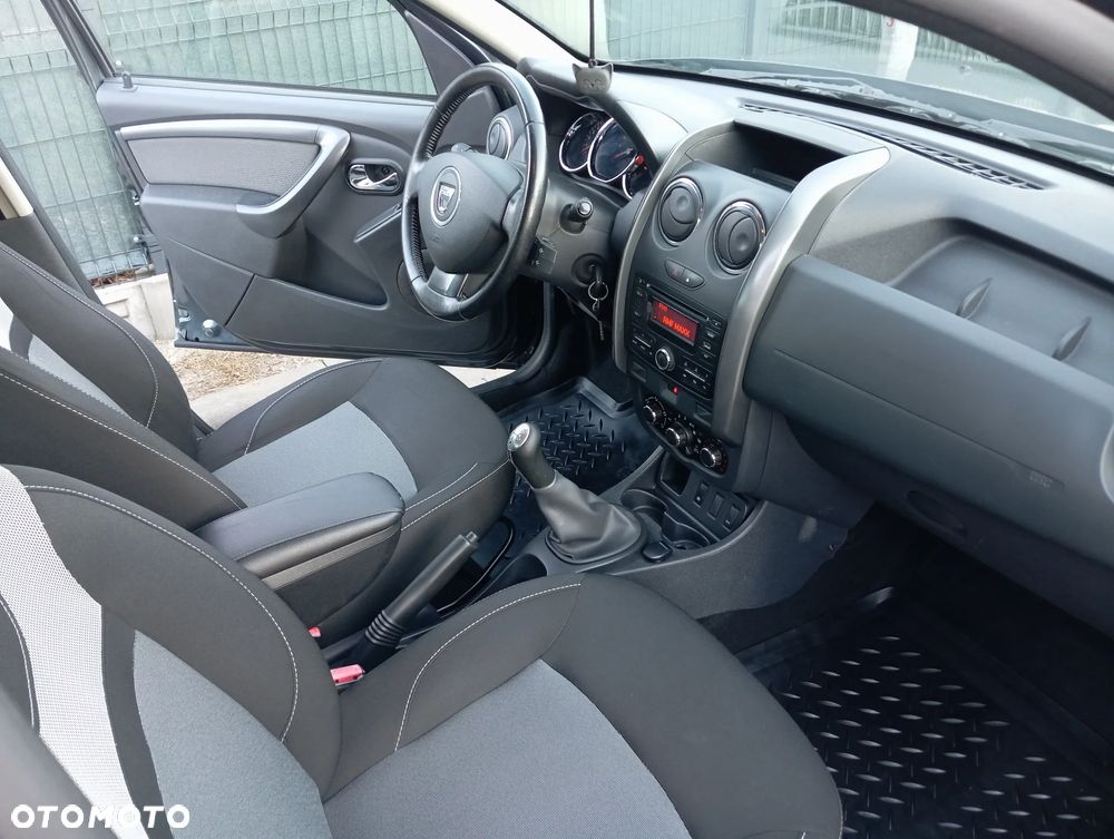 Dacia Duster 1.6 SCe Laureate S&S - 28