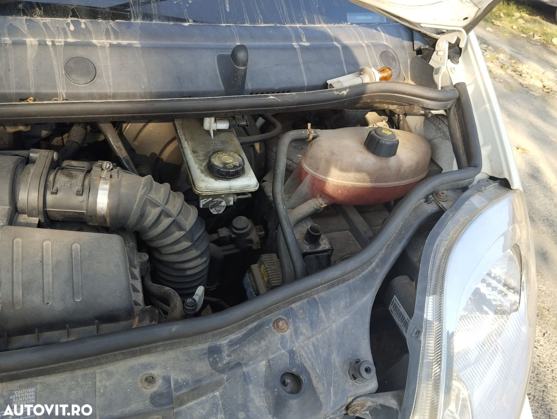 Dezmembrari  Renault TRAFIC 2  2001  > 0000 2.0 dCi 115 (FL01, FL0U) - 3