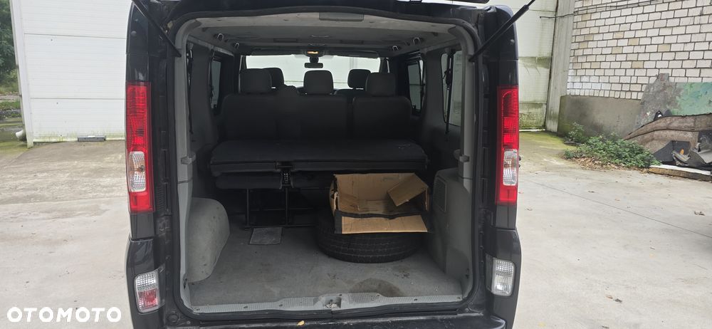 Renault Trafic Grand Passenger Black Edition - 8