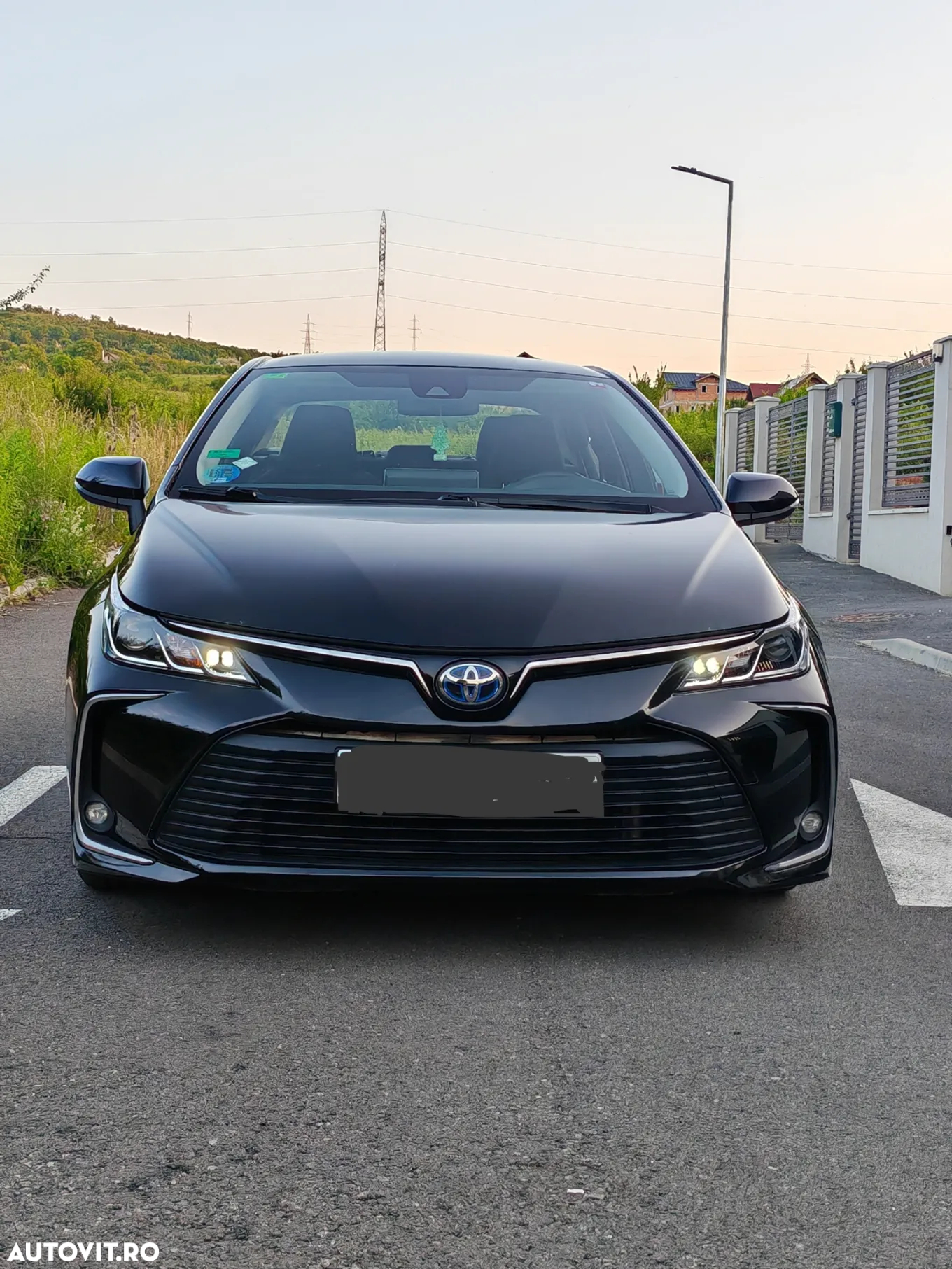 Toyota Corolla 1.8 HSD Exclusive interior Gri - 2