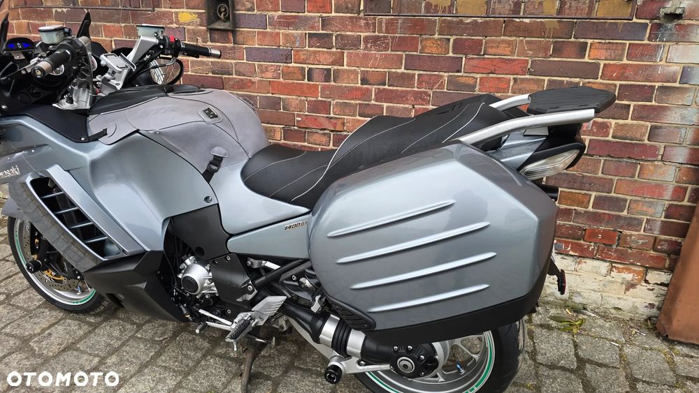 Kawasaki GTR - 9