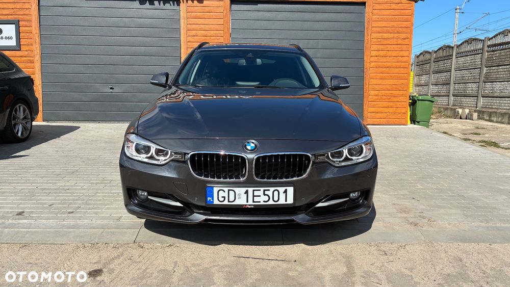 BMW Seria 3 318d Sport Line - 9