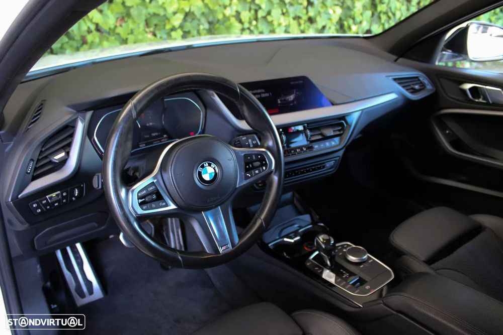 BMW 118 i Pack Desportivo M Auto — fotografia 12