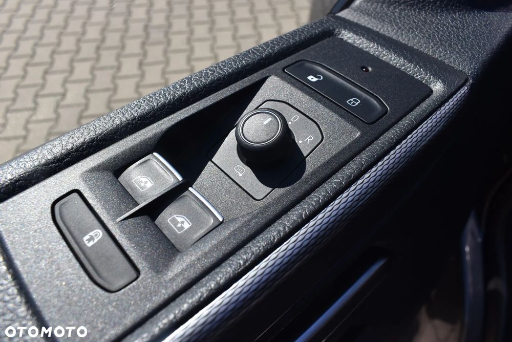 Volkswagen Multivan 6.1 2.0 TDI L1 Highline 4Motion DSG - 25