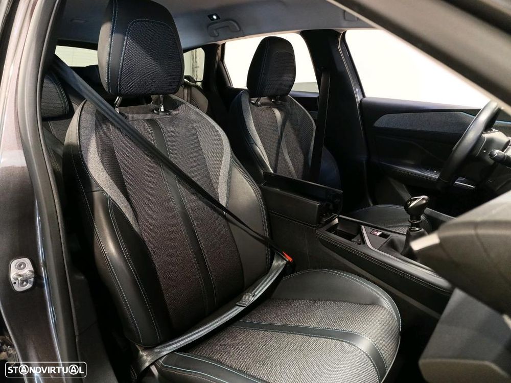 Peugeot 308 SW 1.5 BlueHDi Allure — fotografia 5