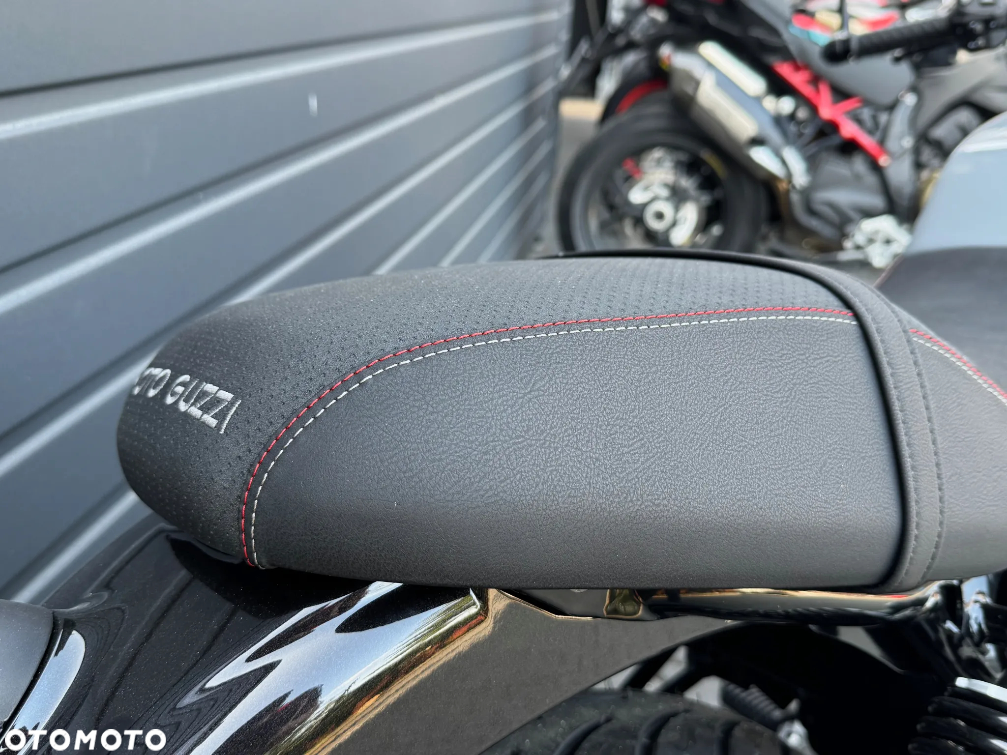 Moto Guzzi V7 - 2