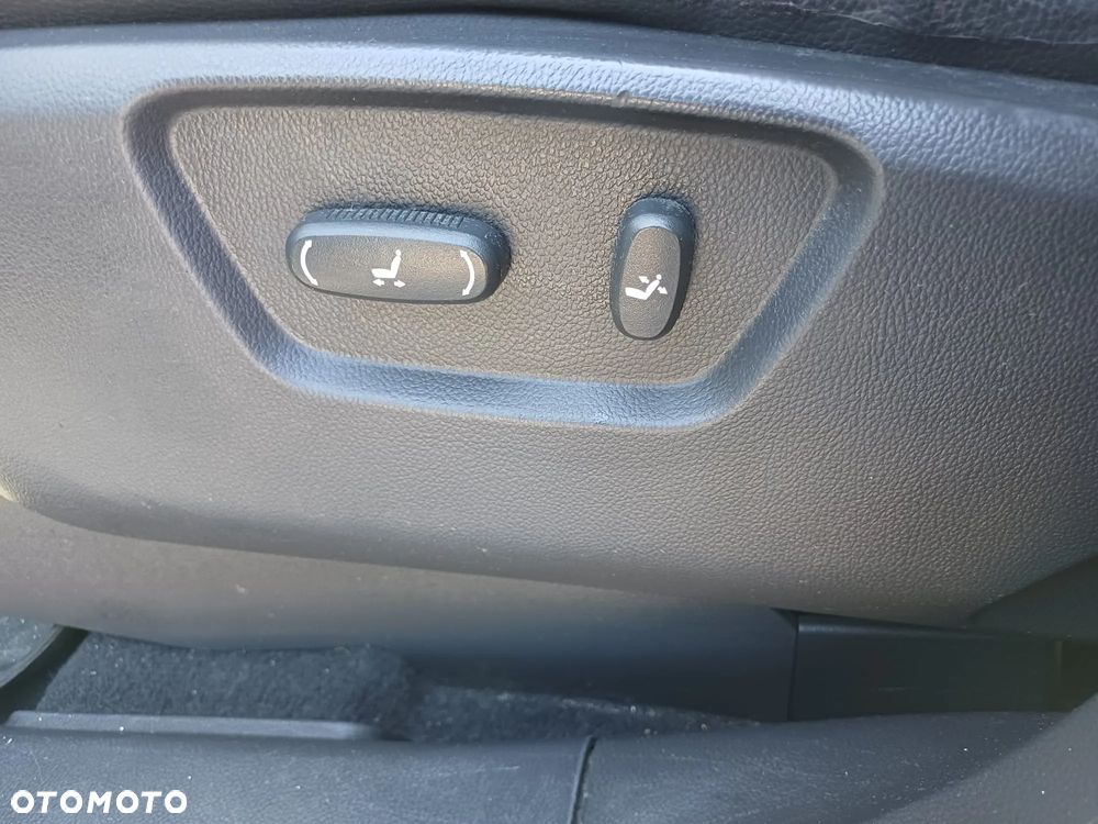 Chevrolet Captiva 2.0 d LT high 5os - 11