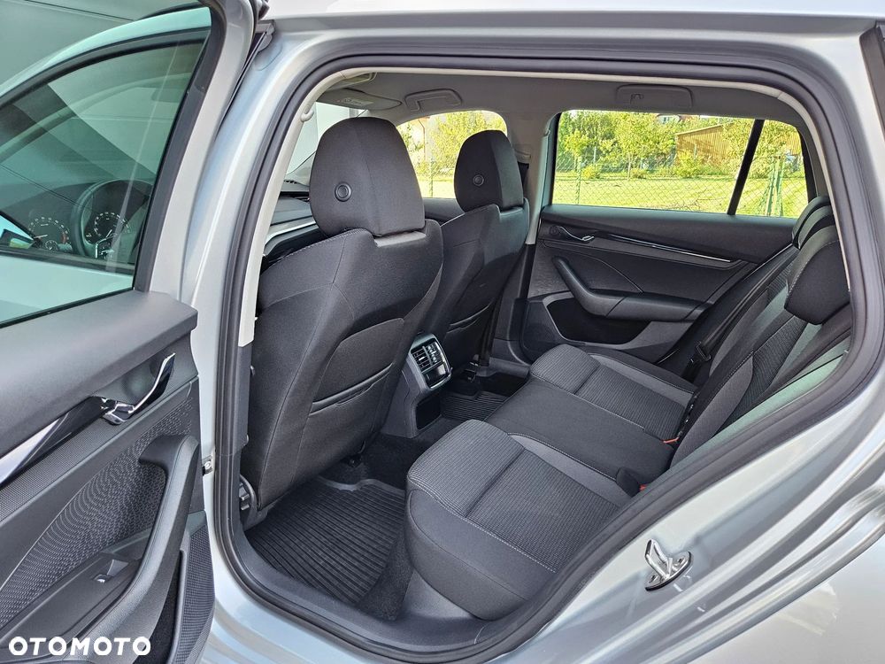 Skoda Octavia 2.0 TDI Ambition DSG - 34