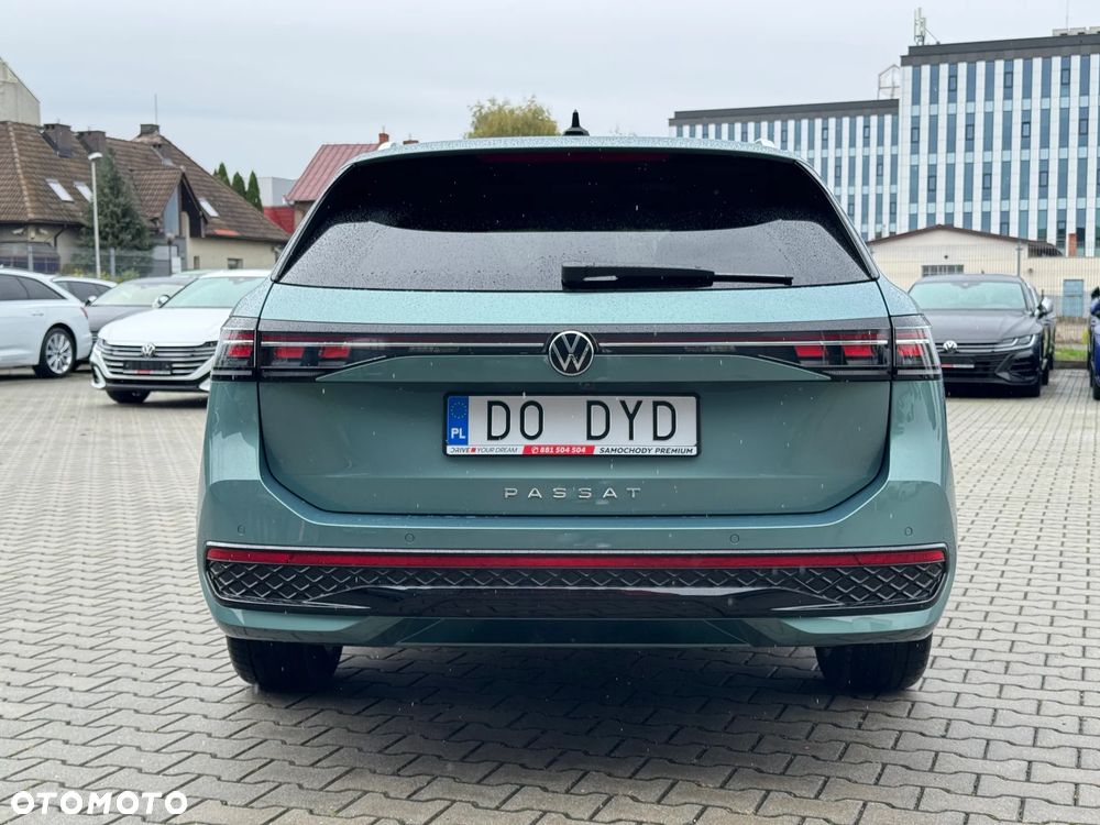 Volkswagen Passat Variant 2.0 TDI SCR DSG R-Line - 6