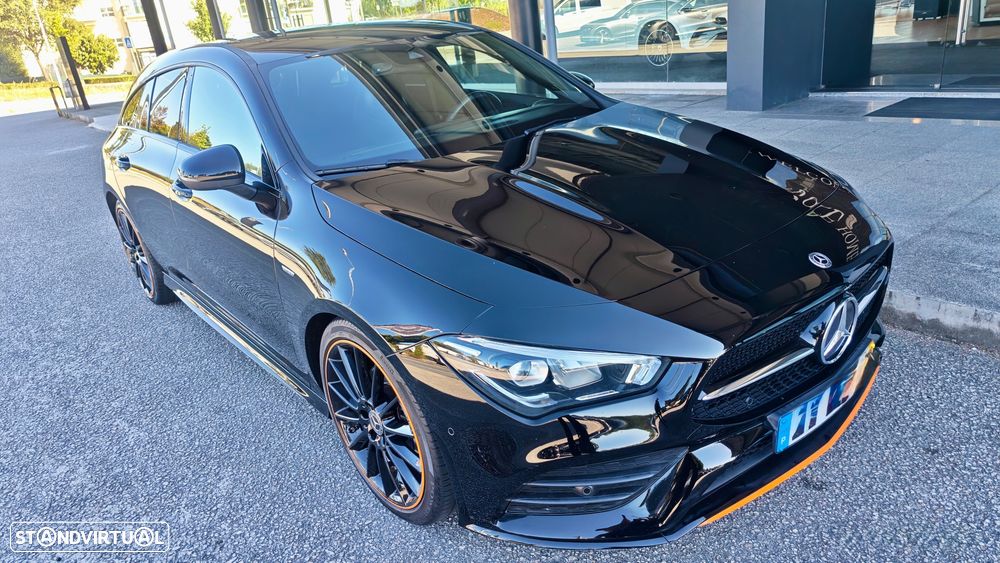 Mercedes-Benz CLA 180 d Shooting Brake AMG Line - 1