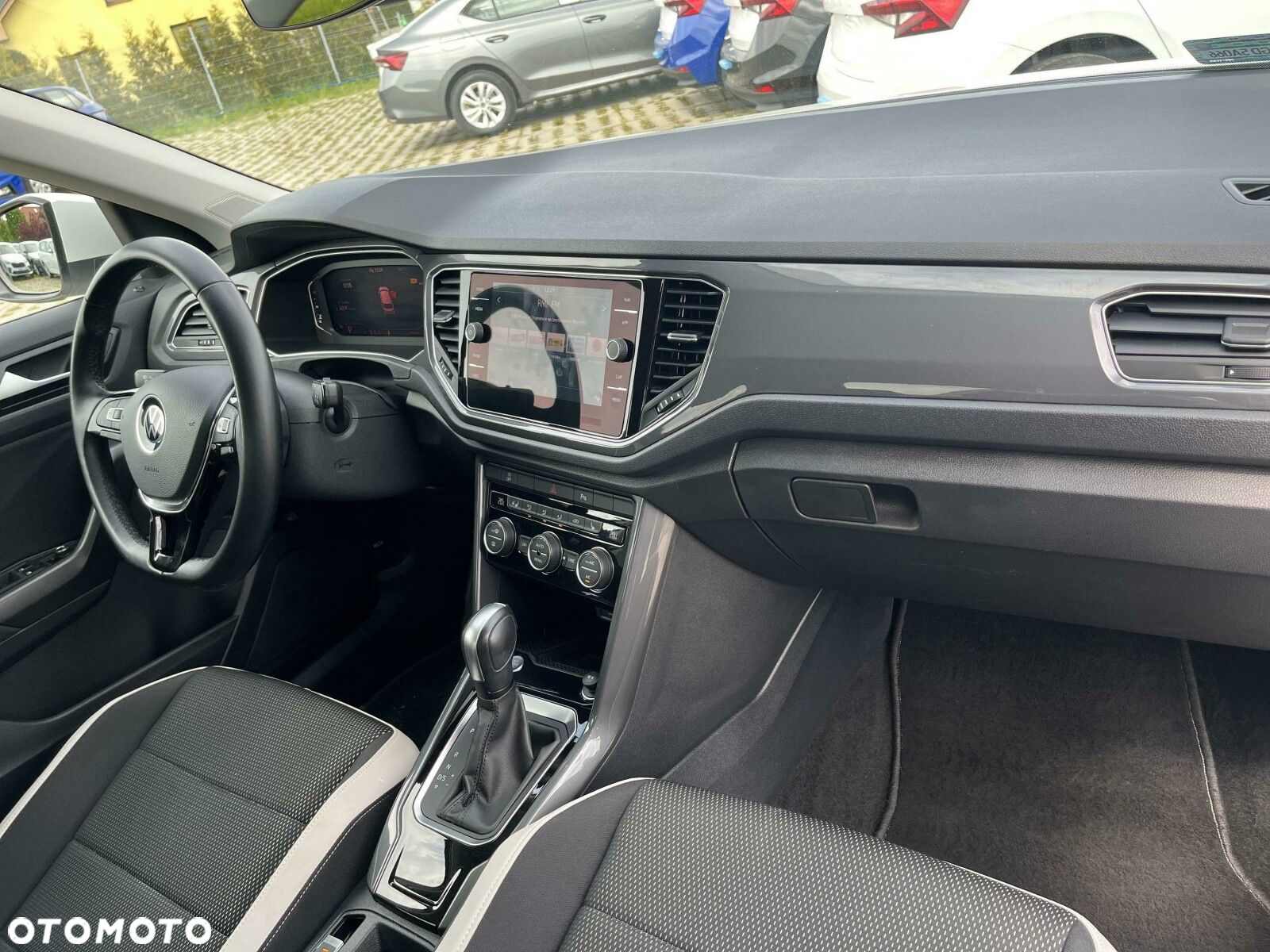 Volkswagen T-Roc - 11