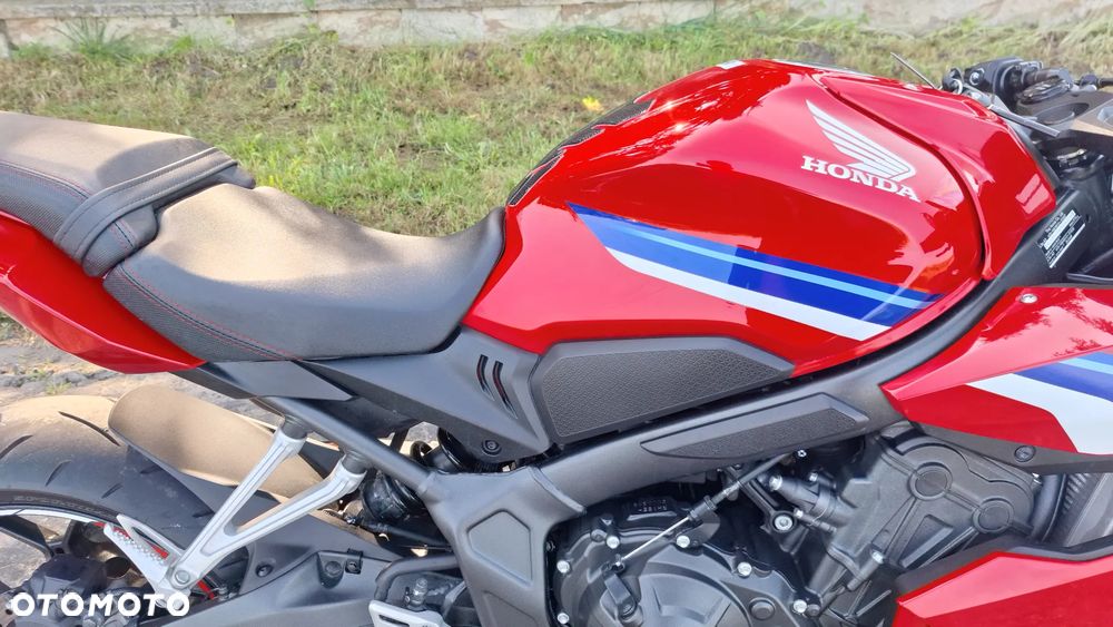 Honda CBR - 27