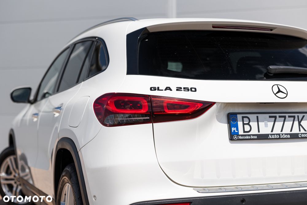 Mercedes-Benz GLA 250 8G-DCT Progressive - 14
