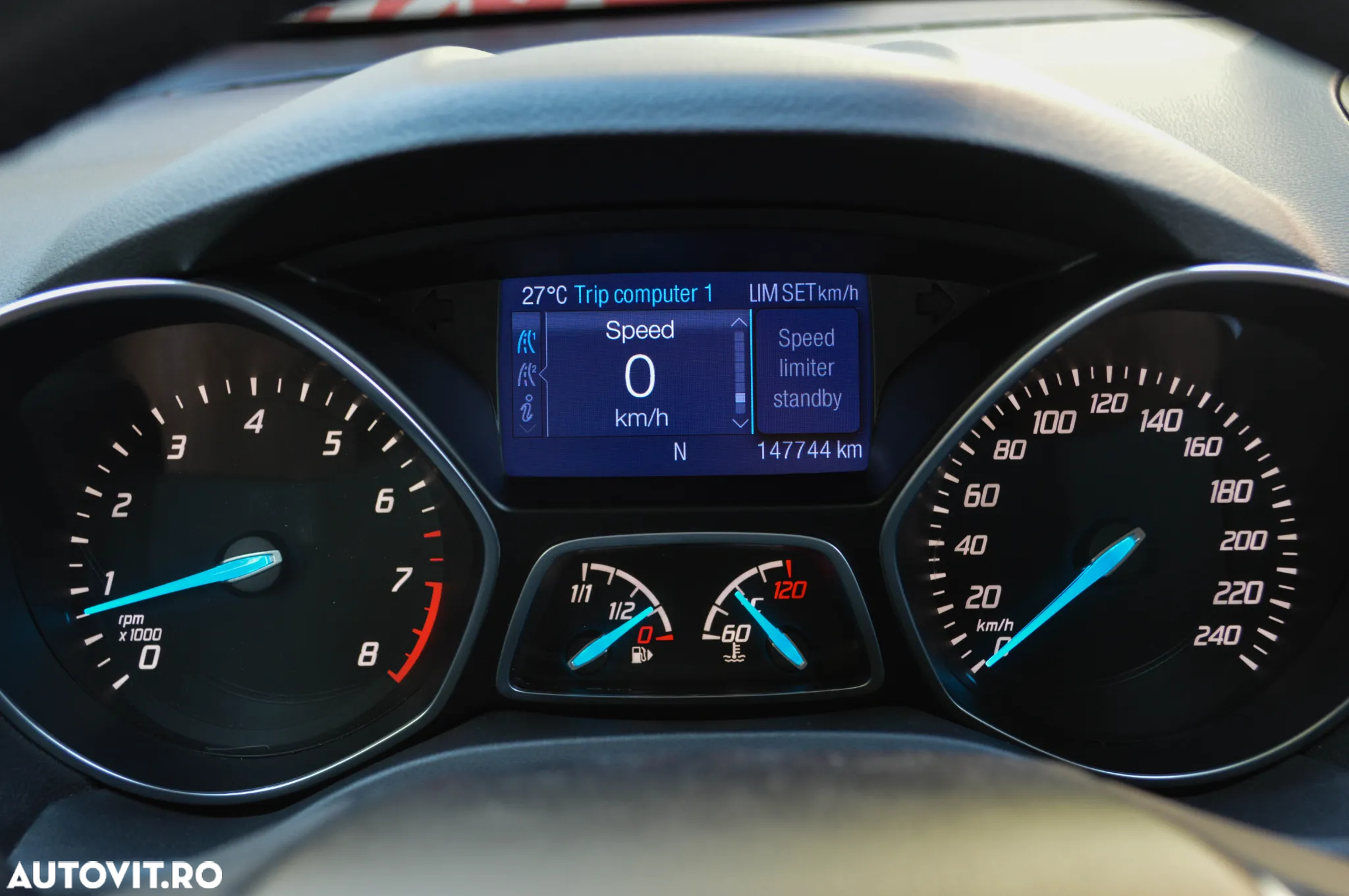 Ford Kuga 1.5 EcoBoost 2x4 Titanium - 24