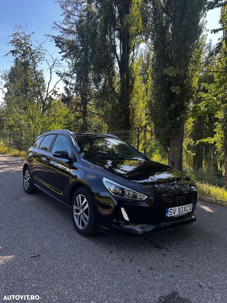 Hyundai i30 Kombi 1.6 CRDI DCT Family+ - 1