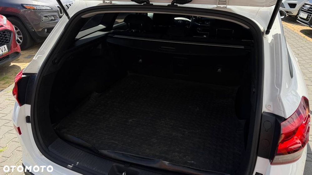 Hyundai i30 1.6 D Style DCT - 2