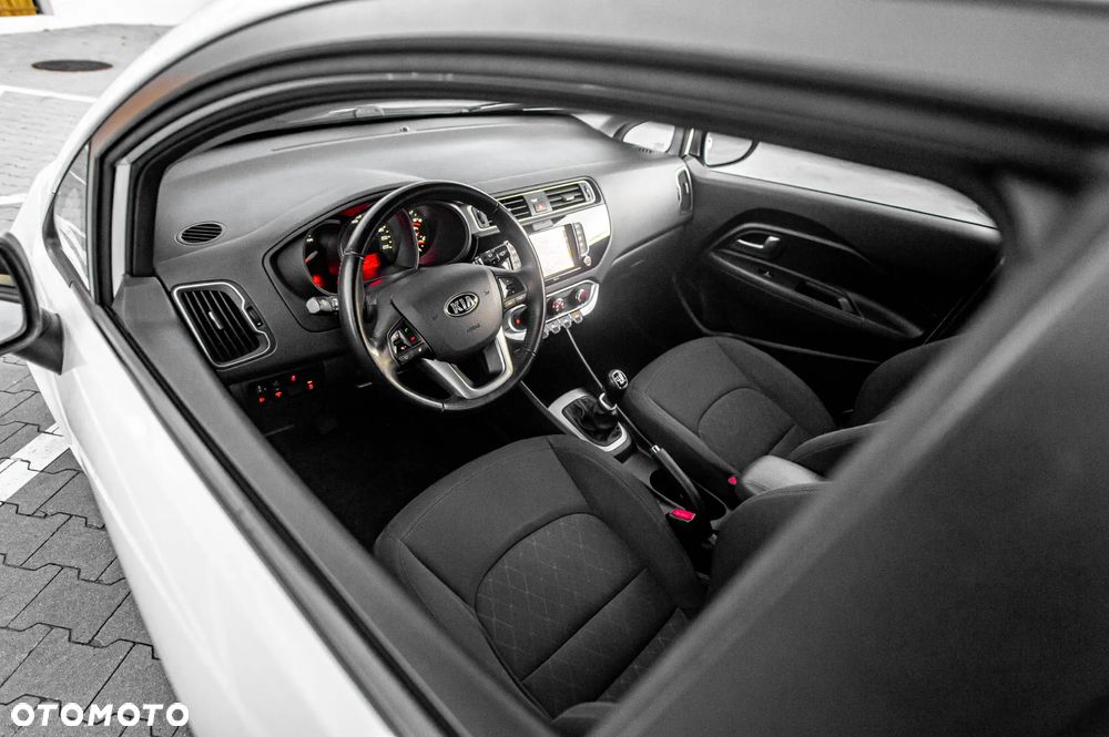 Kia Rio 1.4 Business Line Plus - 20