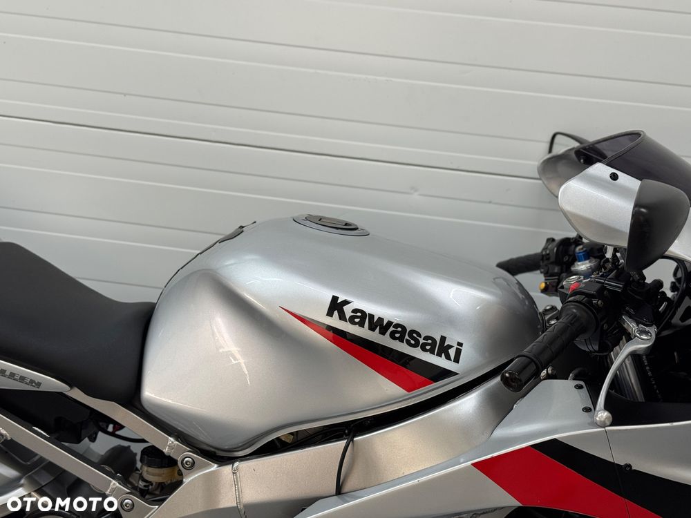Kawasaki ZXR - 12