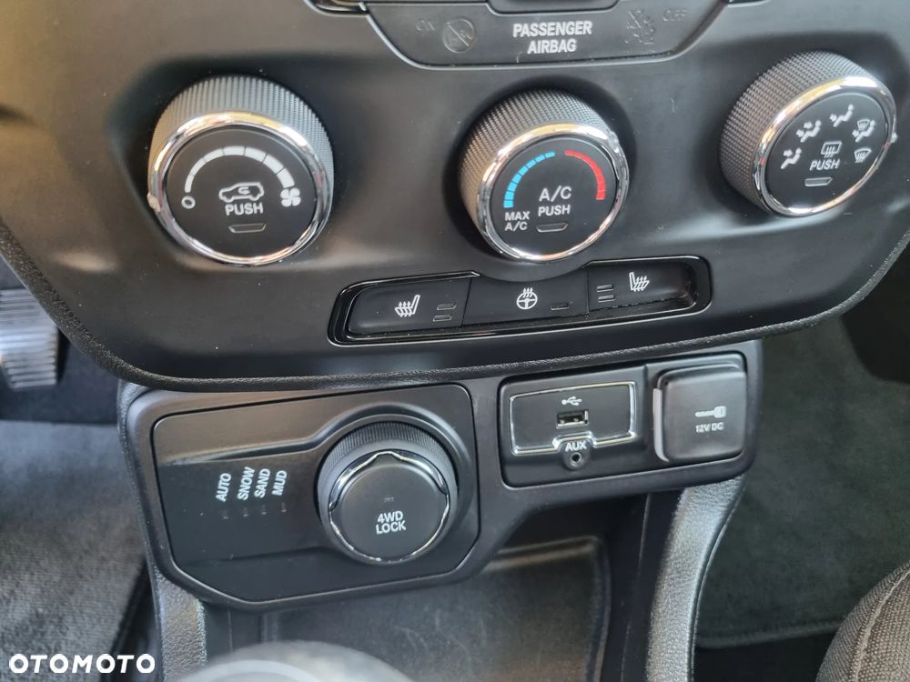 Jeep Renegade 2.0 MultiJet Active Drive Longitude - 26
