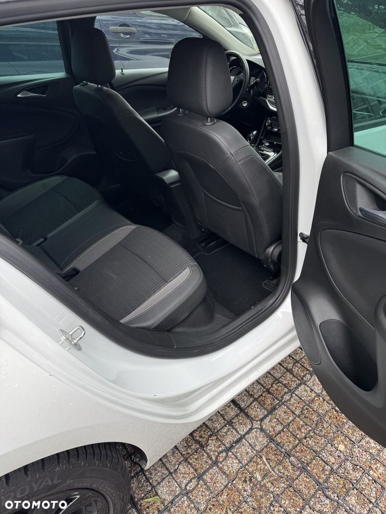 Opel Astra 1.2 T Elegance S&S - 12