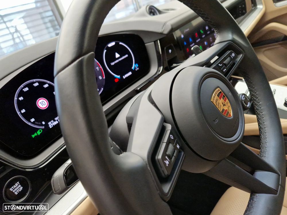 Porsche Cayenne Coupé E-Hybrid - 18