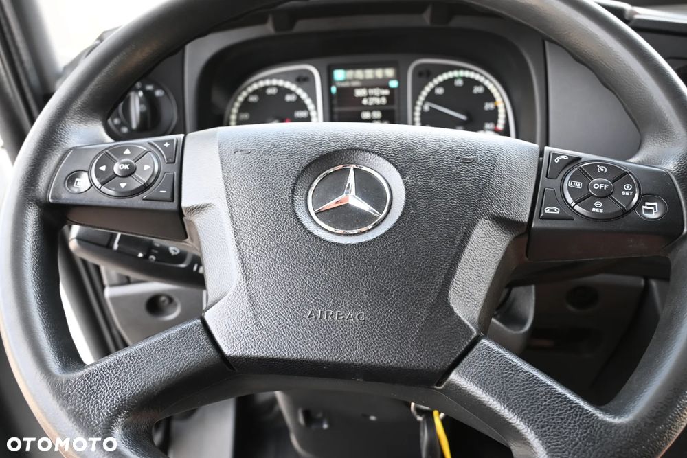 Mercedes-Benz Atego 1527 kontener 7,25 winda 2 T klima kamery - 23