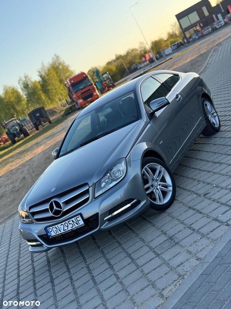 Mercedes-Benz Klasa C 180 CGI BlueEff - 2