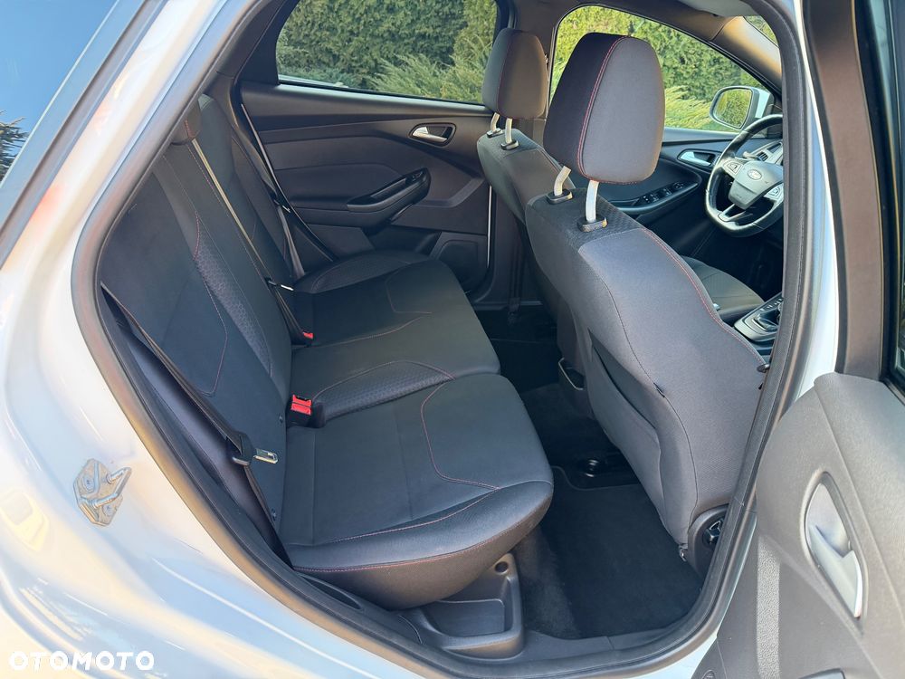 Ford Focus 1.0 EcoBoost ST-Line ASS - 17