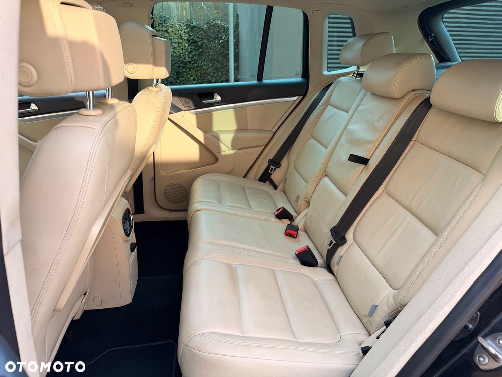Volkswagen Tiguan 2.0 TDI DPF BlueMotion Technology Exclusive - 17