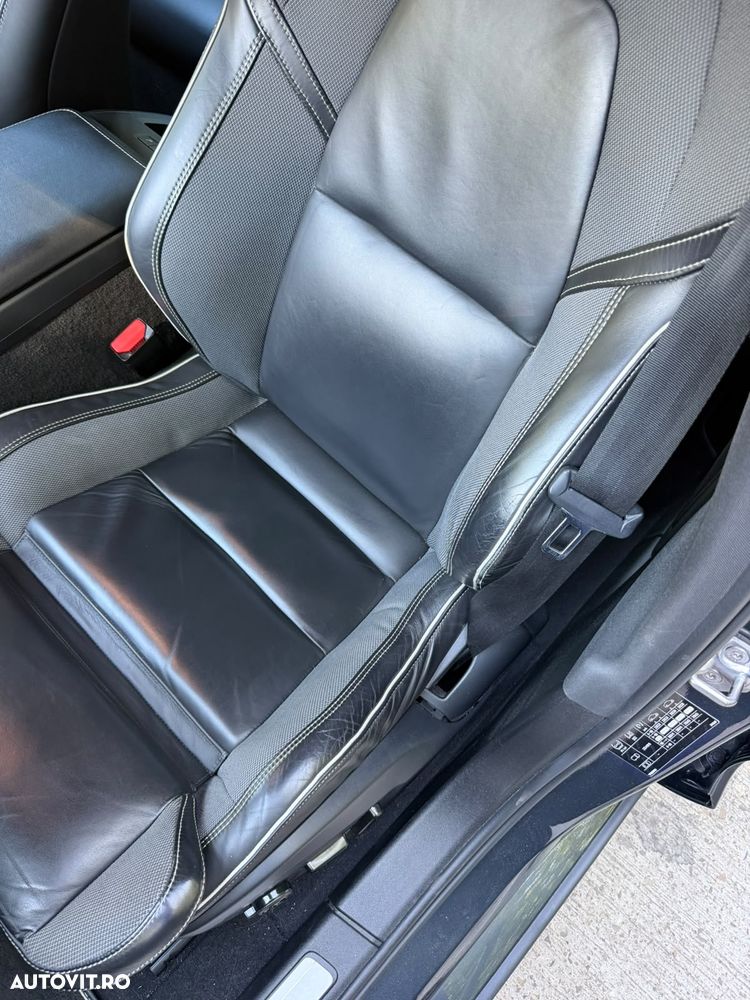 Volvo S60 T5 R-Design - 12