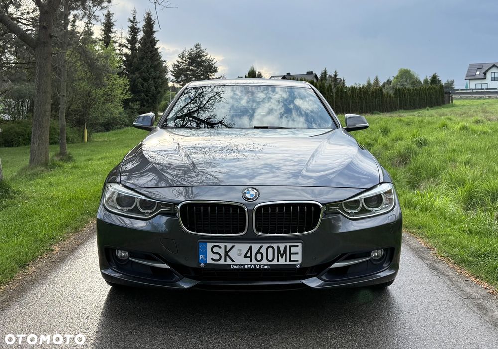 BMW Seria 3 328i xDrive Sport Line - 3